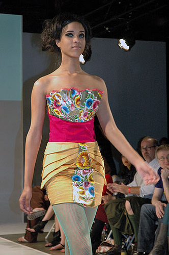 Bodyshaper zaubern eine schöne Silhoette © flickr / Art Institute of Portland
