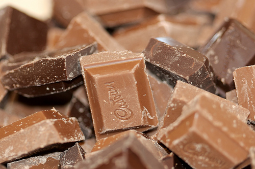 Den plötzlichen Heißhunger auf Schokolade kann man mit ein paar Tricks vermeiden © flickr / peter pearson